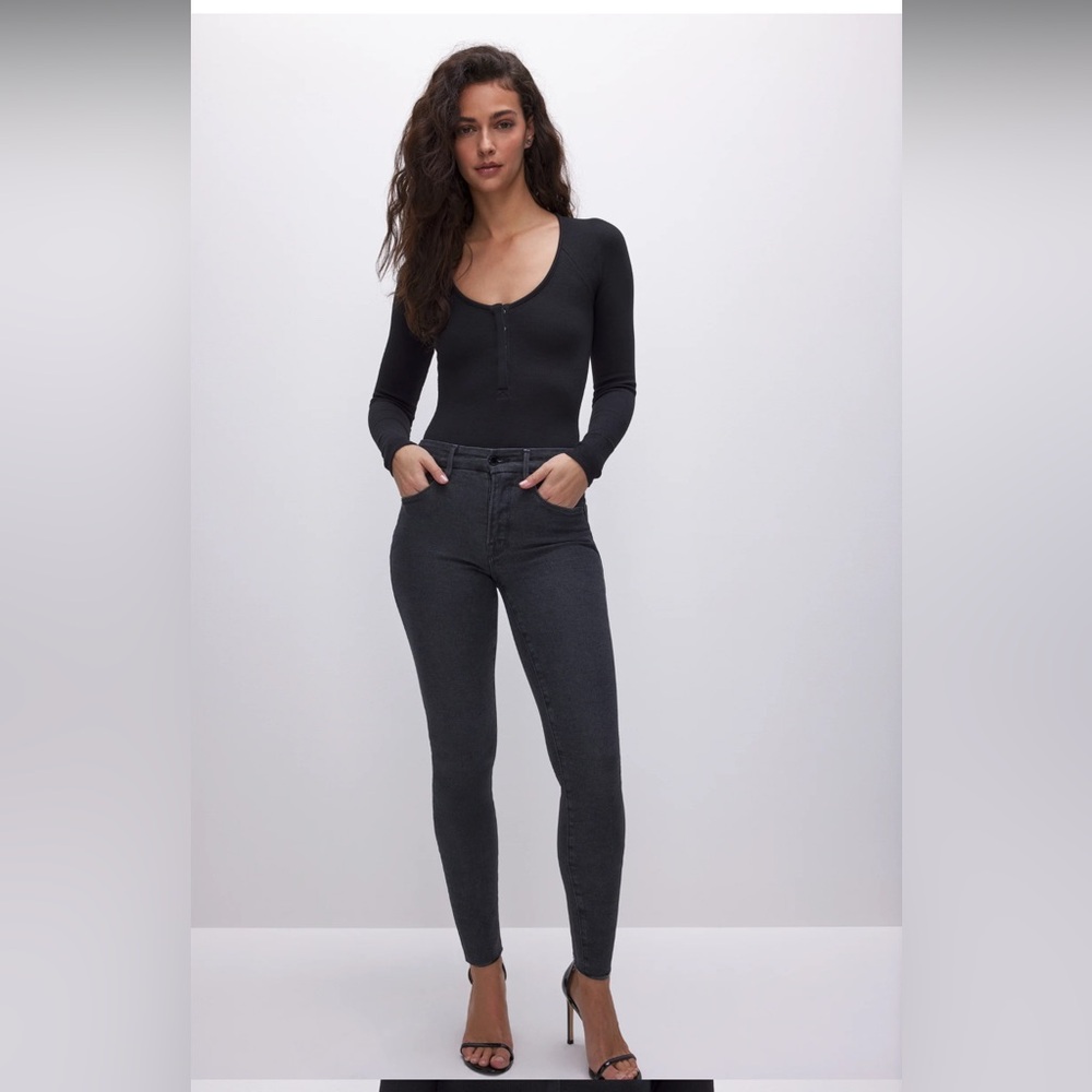 Good American “Good Petite Skinny” Black Jeans‎
